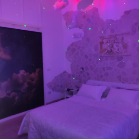 V&M Suite Con Jacuzzi Остуни Стая снимка