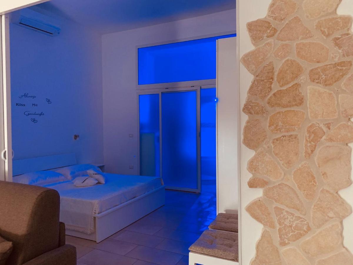 V&M Suite Con Jacuzzi Остуни Екстериор снимка