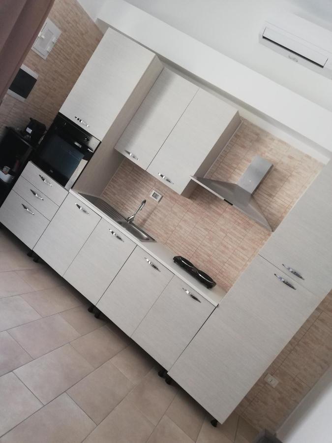 V&M Suite Con Jacuzzi Остуни Екстериор снимка
