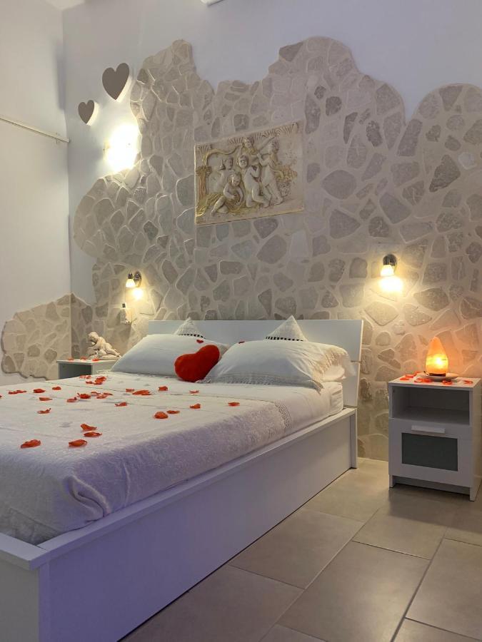 V&M Suite Con Jacuzzi Остуни Екстериор снимка