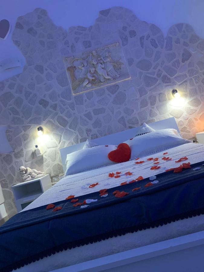 V&M Suite Con Jacuzzi Остуни Екстериор снимка