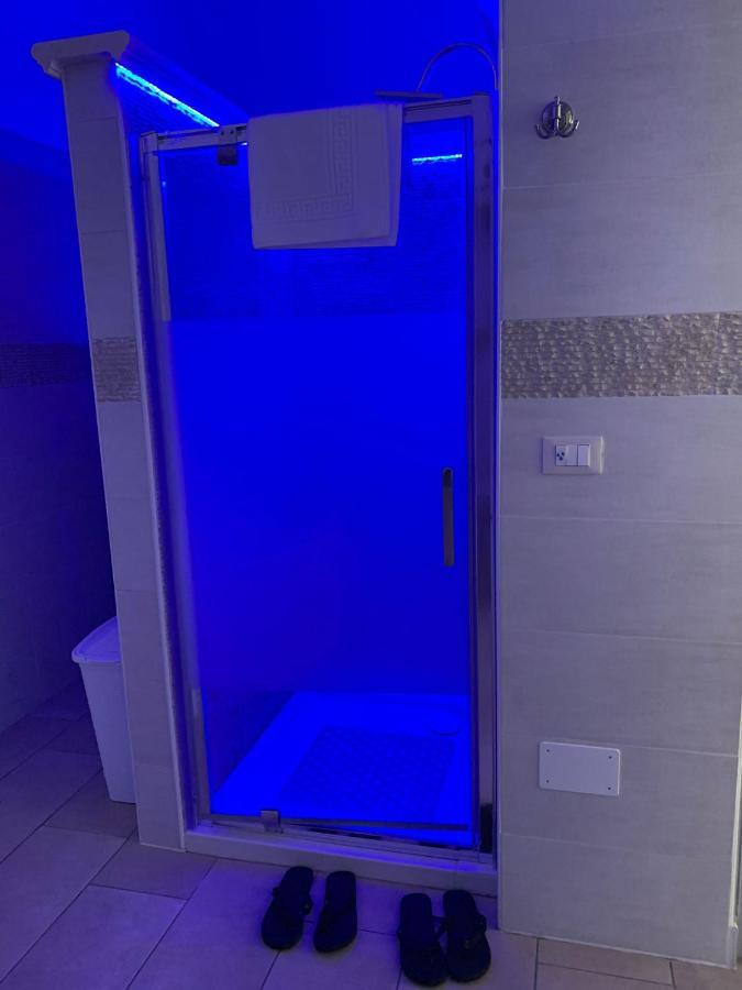 V&M Suite Con Jacuzzi Остуни Екстериор снимка