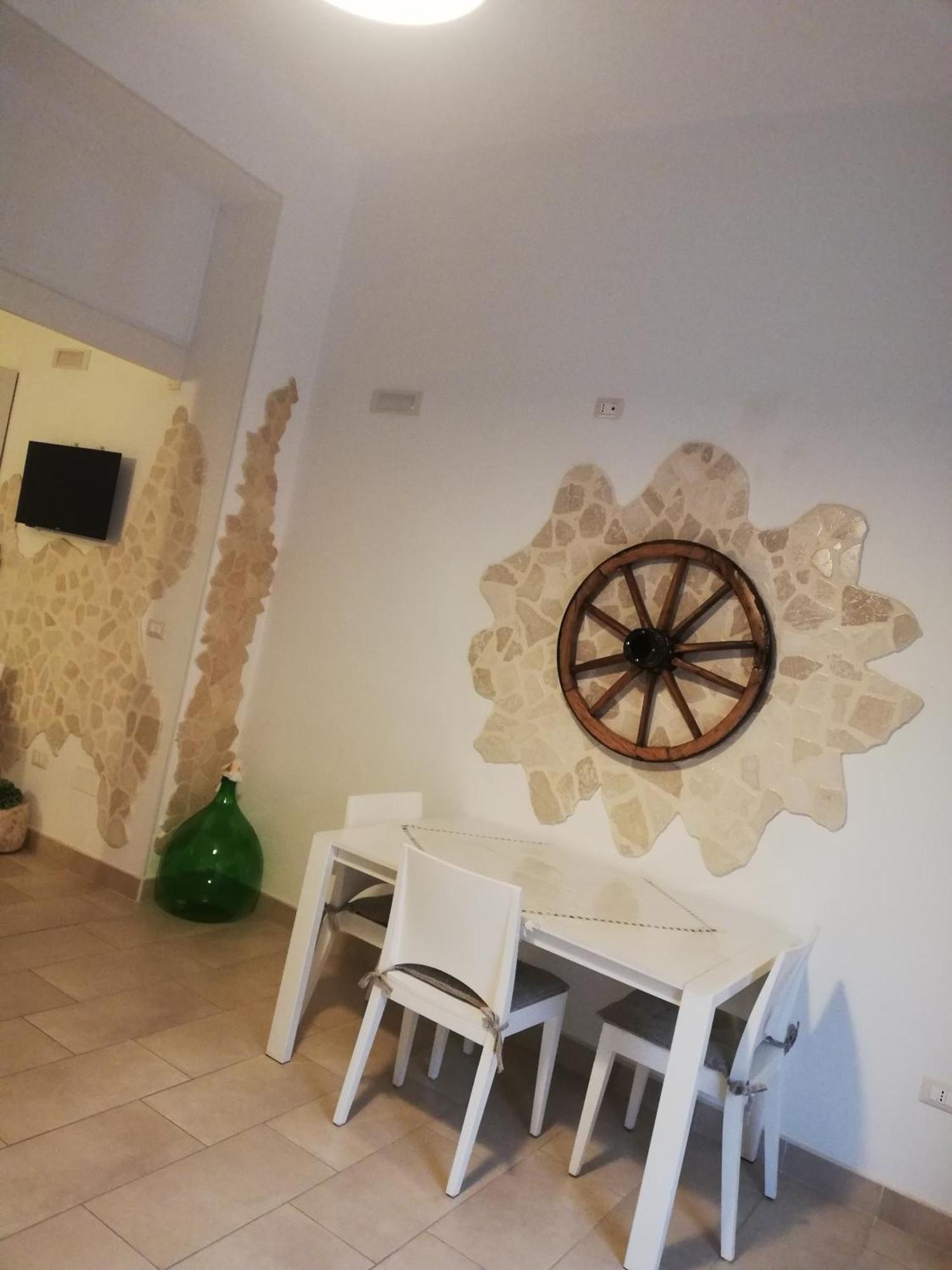 V&M Suite Con Jacuzzi Остуни Стая снимка
